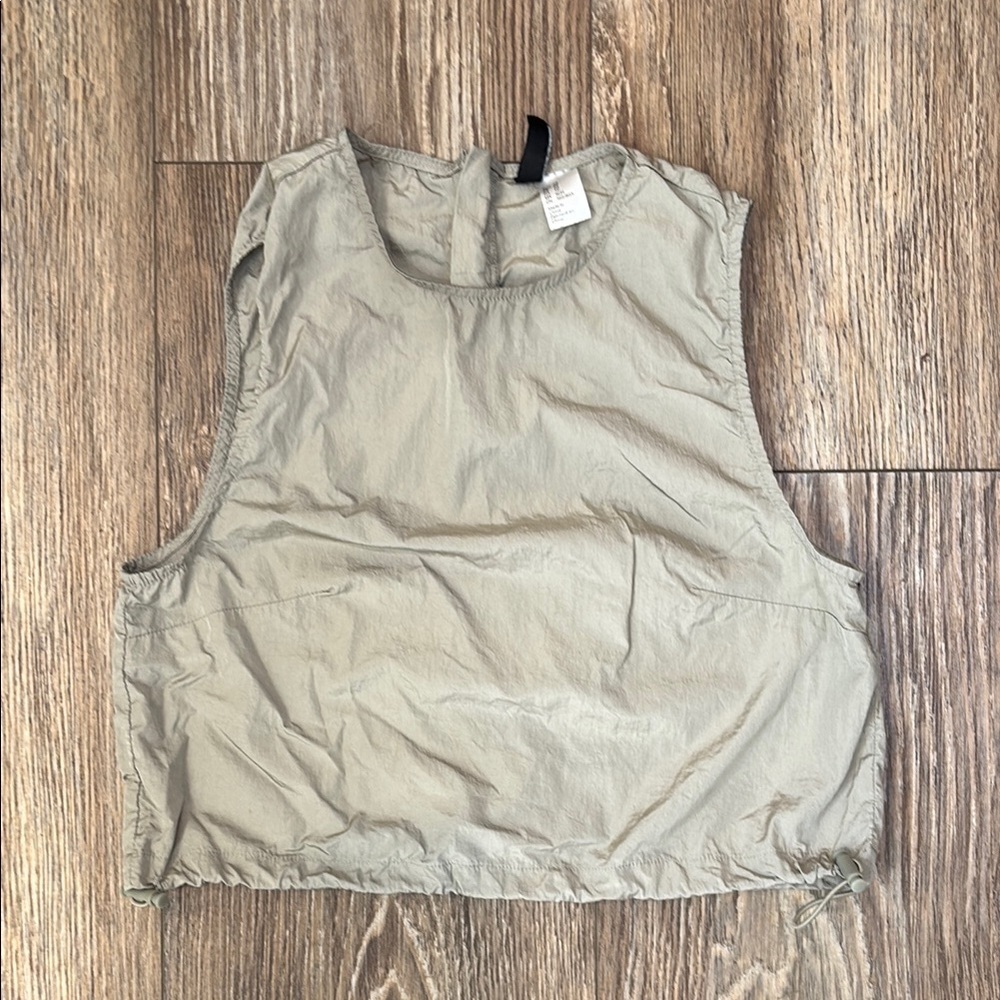 H&M Women’s Size XS Metallic Olive Green Sleeveless Crop Tank Top